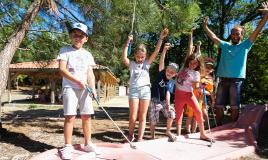 Mini-golf au Club Enfants du camping Mimizan Plage