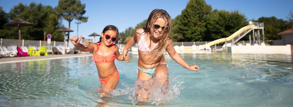 Piscine du camping Le Pipiou